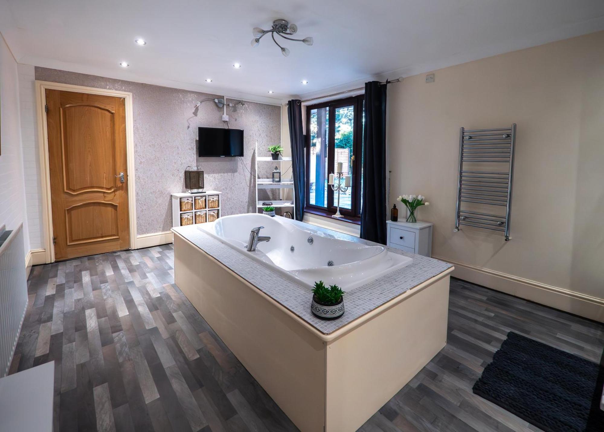 The Mirage Bed & Breakfast มาร์เก็ตเรเซน ภายนอก รูปภาพ